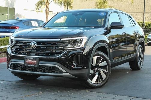 Deep Black Pearl Effect 2024 Volkswagen Atlas Cross Sport 2.0T SE w/Technology