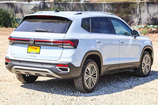 2025 Volkswagen Taos 1.5T SE