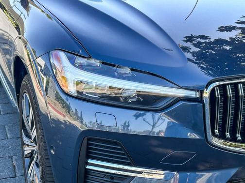 Denim Blue Metallic 2023 Volvo XC60 B5 Ultimate Bright Theme