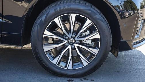 2025 Volvo XC60 B5 Plus