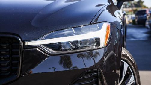 2025 Volvo XC60 B5 Plus