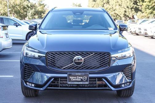 2026 Volvo XC60 B5 Core