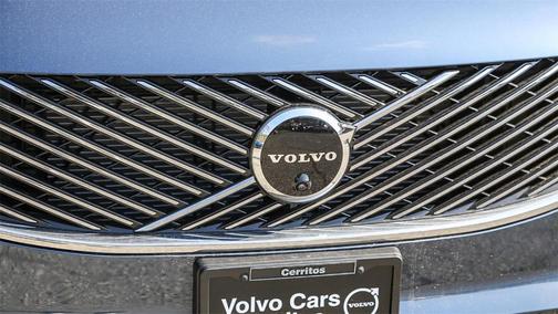 2025 Volvo XC90 B6 Plus 7-Seater