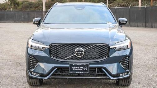 2026 Volvo XC60 B5 Plus