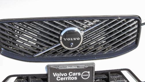 2026 Volvo XC60 B5 Ultra