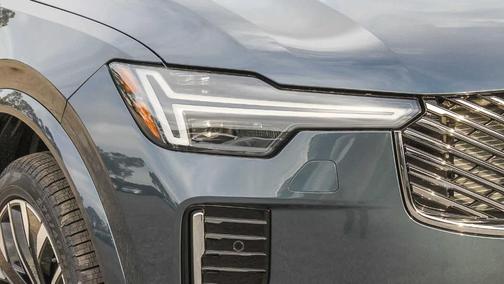 Denim Blue Metallic 2026 Volvo XC90 Plug-In Hybrid T8 Plus 7-Seater