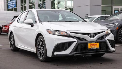2023 Toyota Camry SE