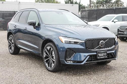 2026 Volvo XC60 B5 Plus