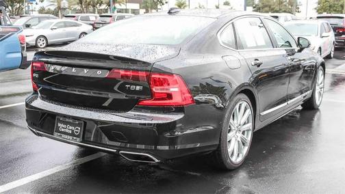 2019 Volvo S90 Recharge Plug-In Hybrid T8 Inscription