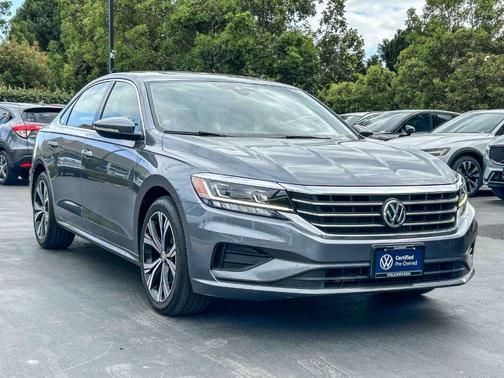 Platinum Gray Metallic 2022 Volkswagen Passat 2.0T SE
