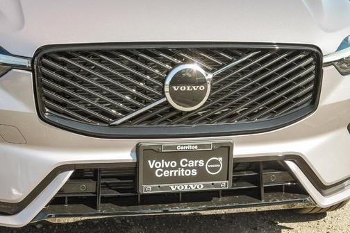2026 Volvo XC60 B5 Core