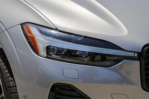 2025 Volvo XC60 B5 Ultra