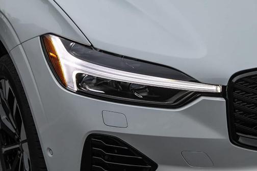 2026 Volvo XC60 Plug-In Hybrid T8 Plus