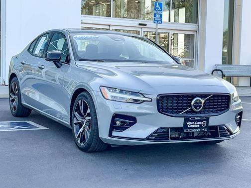 Vapour Gray 2025 Volvo S60 B5 Plus