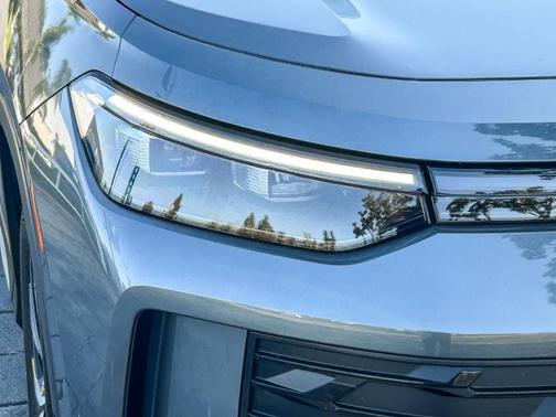 Platinum Gray Metallic 2025 Volkswagen Tiguan 2.0T S