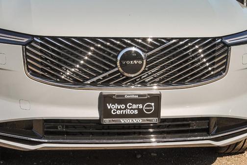 2026 Volvo XC90 B5 Core