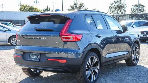 2026 Volvo XC40 B4 Plus