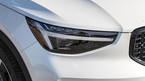 2026 Volvo XC40 B5 Plus