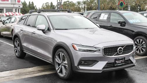 Aurora Blue 2026 Volvo V60 Cross Country B5 Plus