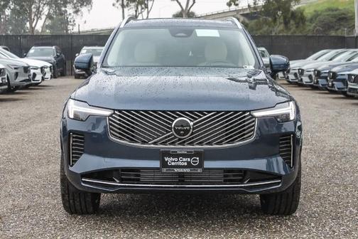 Denim Blue Metallic 2026 Volvo XC90 Plug-In Hybrid T8 Ultra 7-Seater