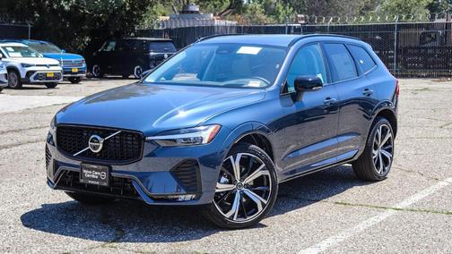 2025 Volvo XC60 B5 Ultra