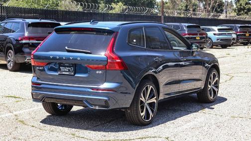 2025 Volvo XC60 B5 Ultra