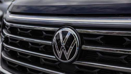 2024 Volkswagen Atlas 2.0T SE w/ Technology