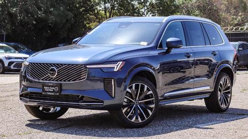 2025 Volvo XC90 B5 Plus 7-Seater