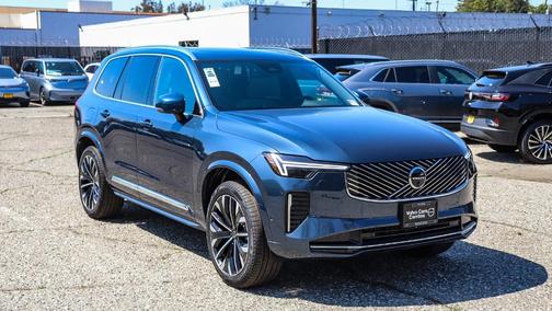 2025 Volvo XC90 B5 Plus 7-Seater