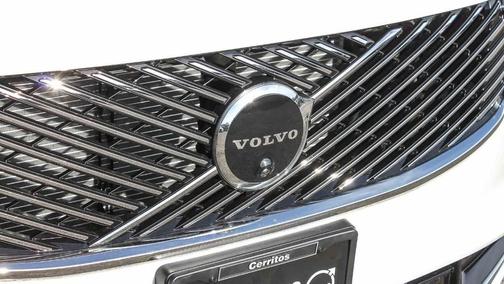 Crystal White Pearl 2026 Volvo XC90 Plug-In Hybrid T8 Plus 7-Seater