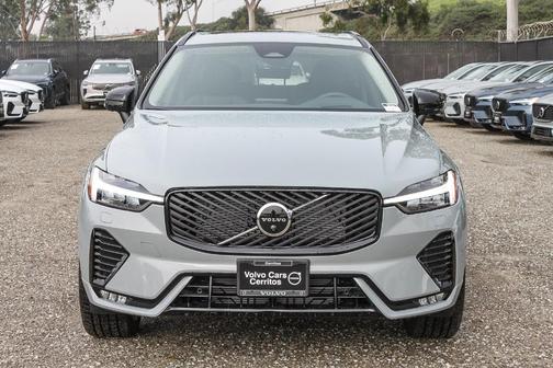 2026 Volvo XC60 B5 Ultra
