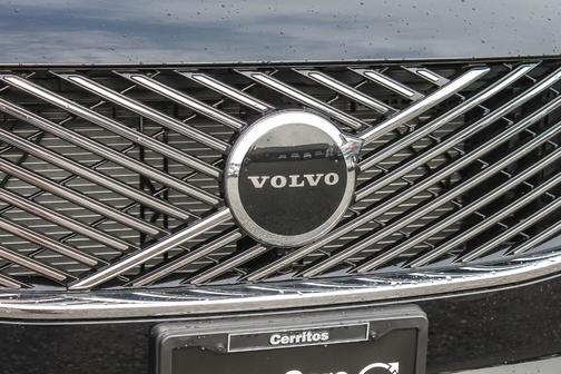 2026 Volvo XC90 B5 Core
