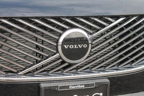 2026 Volvo XC90 B5 Core