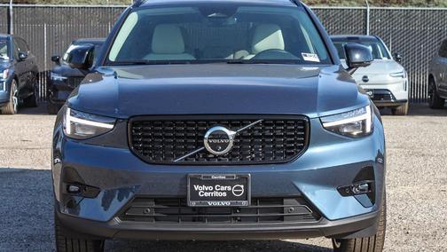 2026 Volvo XC40 B5 Ultra