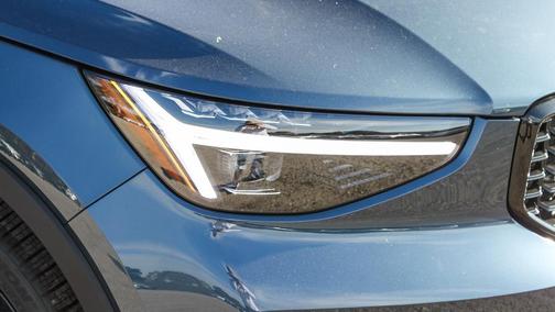 2026 Volvo XC40 B5 Ultra