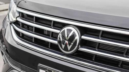 Deep Black Pearl Effect 2022 Volkswagen Tiguan 2.0T S
