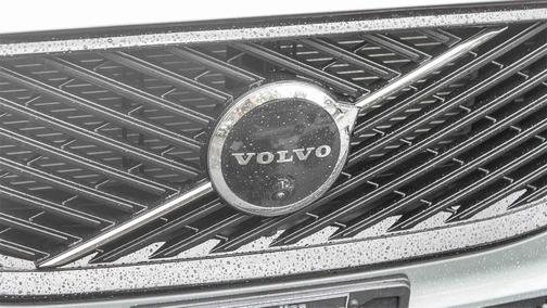 2026 Volvo XC60 Plug-In Hybrid T8 Plus