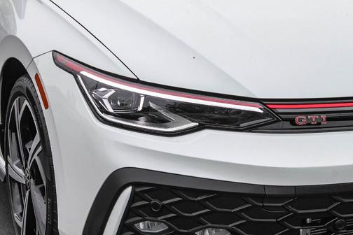 2025 Volkswagen Golf GTI 2.0T SE