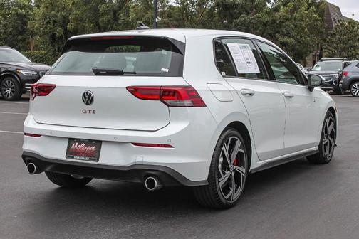2025 Volkswagen Golf GTI 2.0T SE