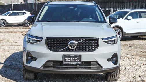 2026 Volvo XC40 B5 Ultra