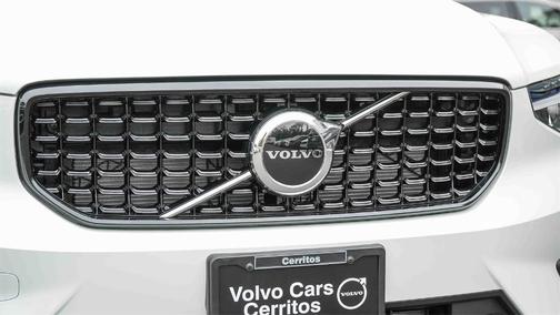 2026 Volvo XC40 B4 Core