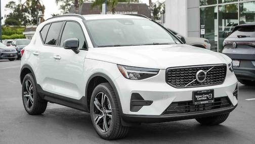 2026 Volvo XC40 B4 Core