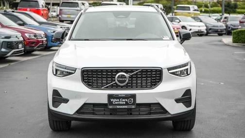 2026 Volvo XC40 B4 Core