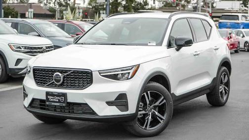 2026 Volvo XC40 B4 Core