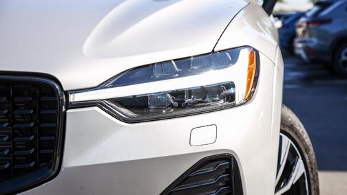 2025 Volvo XC60 B5 Core