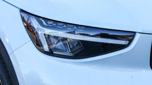 2026 Volvo XC40 B4 Core