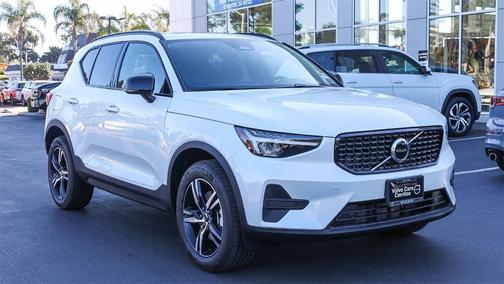 2026 Volvo XC40 B4 Core