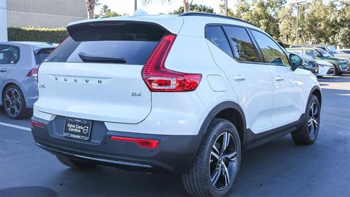 2026 Volvo XC40 B4 Core