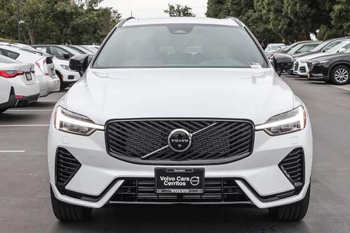 2026 Volvo XC60 Plug-In Hybrid T8 Plus