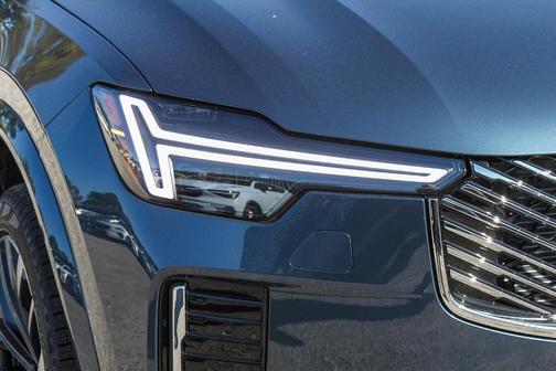 2026 Volvo XC90 B6 Plus 7-Seater